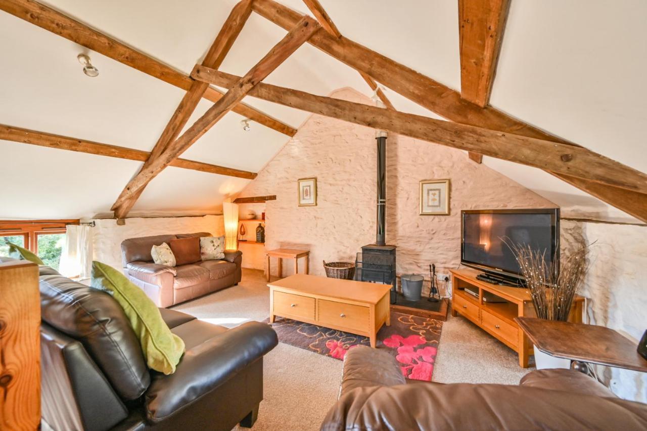 Polean Farm Cottages - With Free Animal Feeding And Pony Rides And Free Access To A Nearby Pool Looe Esterno foto