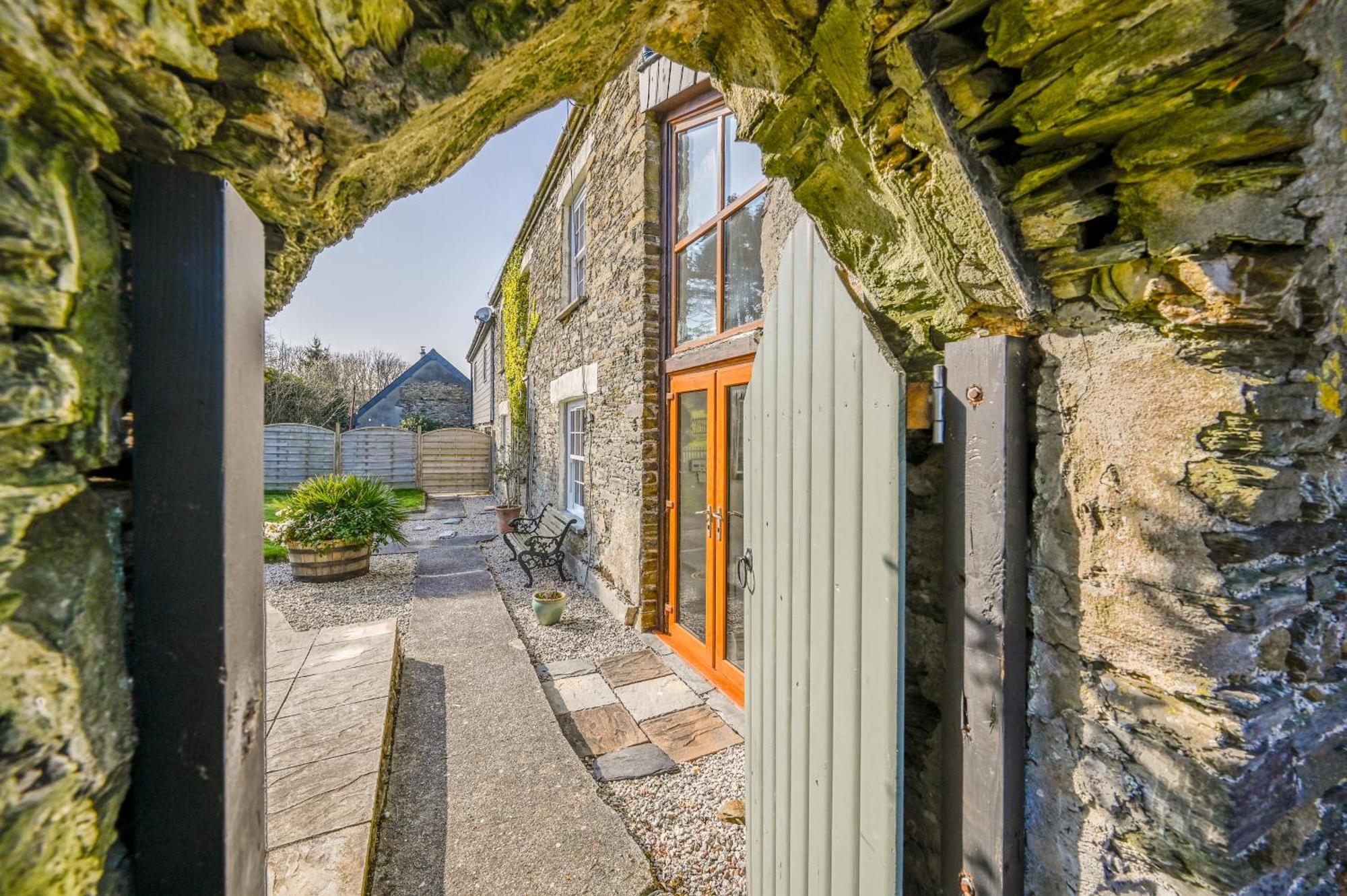 Polean Farm Cottages - With Free Animal Feeding And Pony Rides And Free Access To A Nearby Pool Looe Esterno foto